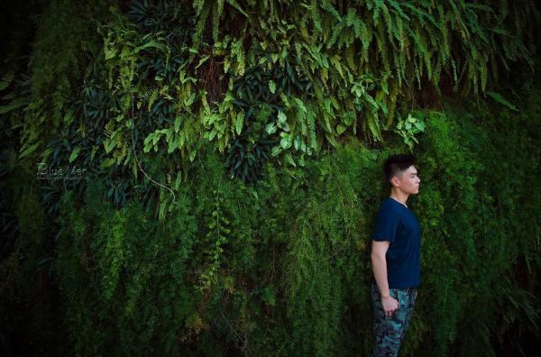 PHOTO-SET-BLUE-MAN-64---A-ZHEN-ONE-YEAR-LATER